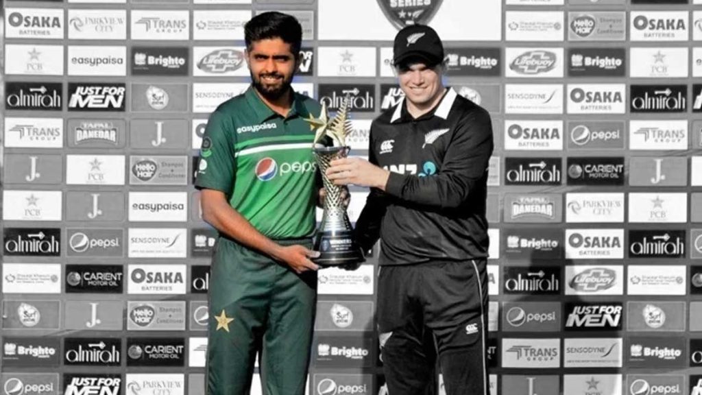 PAK Vs NZ: टी-20 के बाद वनडे में दो-दो हाथ करने को तैयार है पाकिस्तान-न्यूजीलैंड, यहां है मैच का शेड्यूल PAK vs NZ