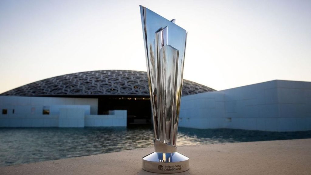 T20 WC 2024: टी 20 वर्ल्ड कप से पहले बांग्लादेश के खिलाफ एकमात्र अभ्यास मैच खेलेगी भारतीय टीम, 21 मई को अमेरिका जायँगे रोहित शर्मा T20 WC 2024 trophy