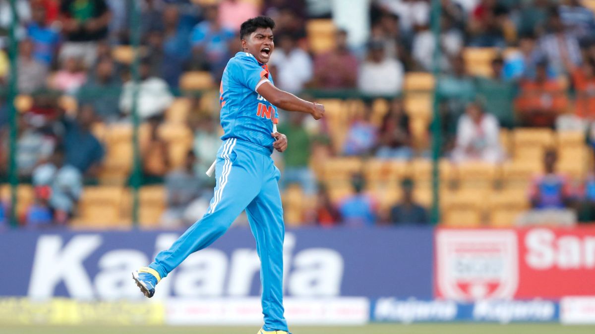 IND W vs SA W: भारतीय महिला टीम ने दक्षिण अफ्रीका महिला टीम को 4 रन से हराकर किया सीरीज पर कब्जा