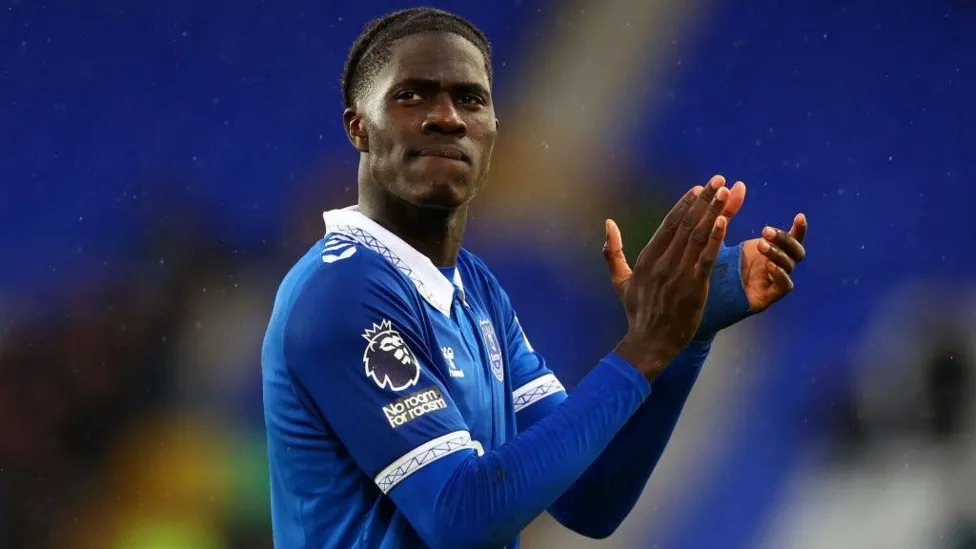 Aston Villa FC signed Everton's midfielder Amadou Onana in a £50m deal