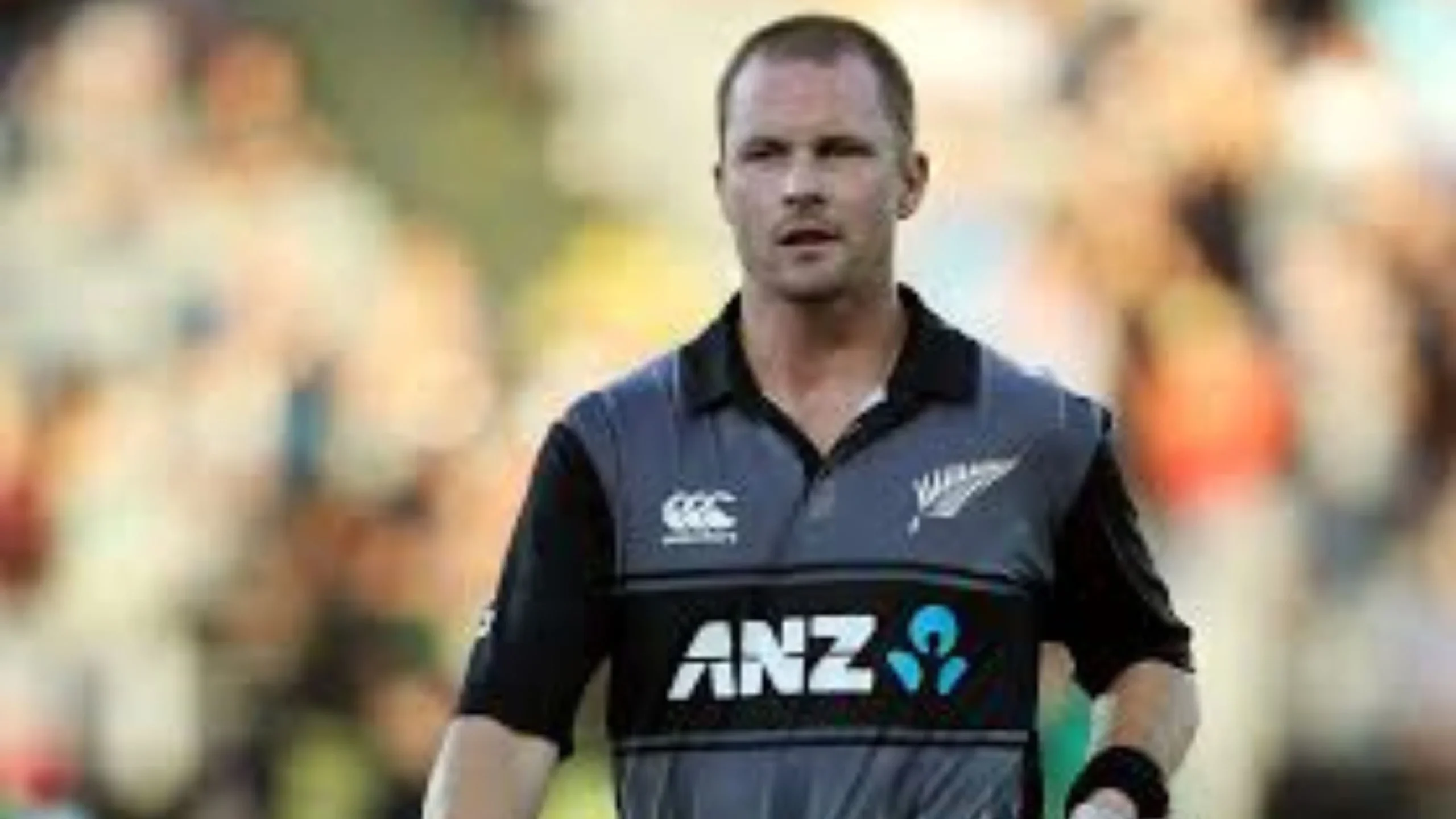 5 batsmen who most fifty plus score with strike rate of 200