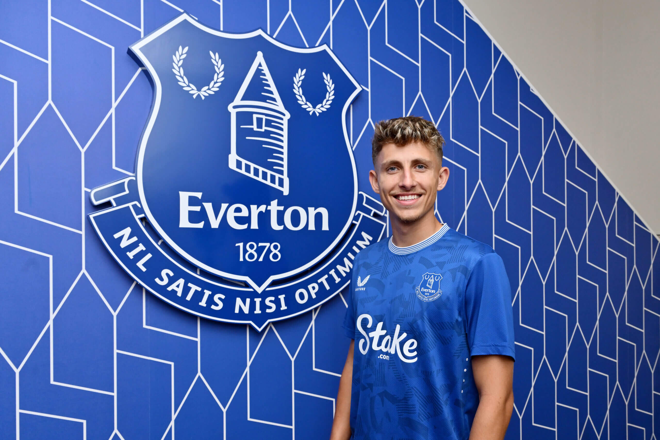 Everton Signed Napoli Midfielder Jesper Lindstrom on Loan For Premier Leauge 2024-25