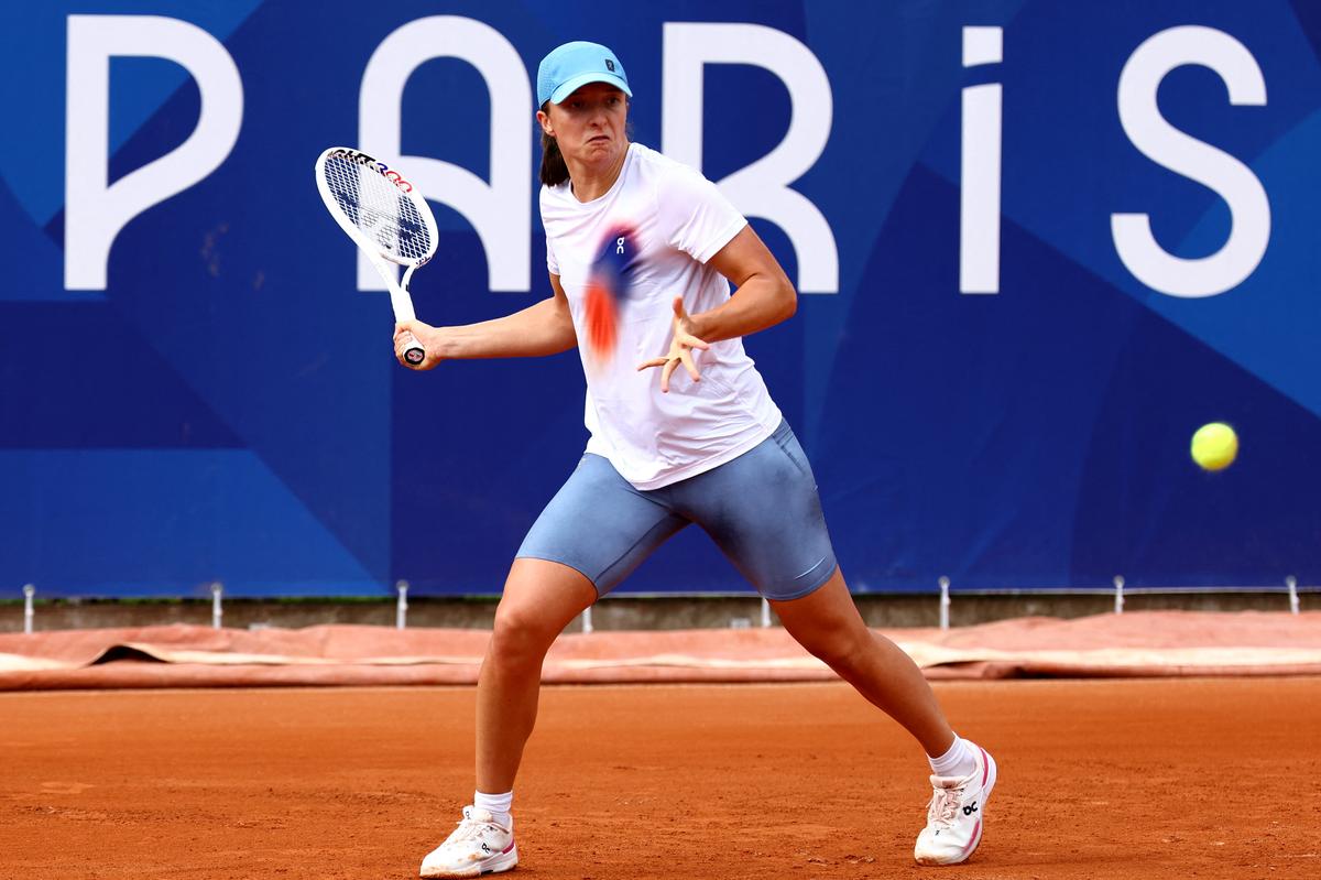 World No. 1 Iga Swiatek makes winning start in Paris Olympics 2024 by defeating Irina-Camelia Begu