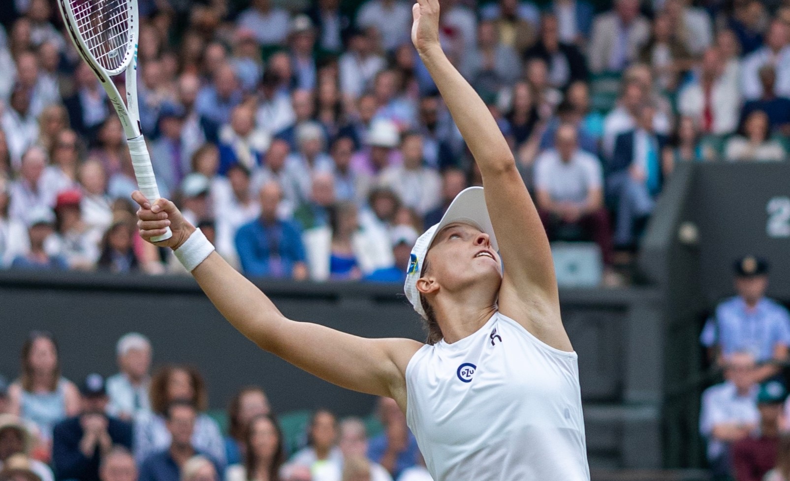 Iga Swiatek Beats Sofia Kennin in Wimbledon 2024