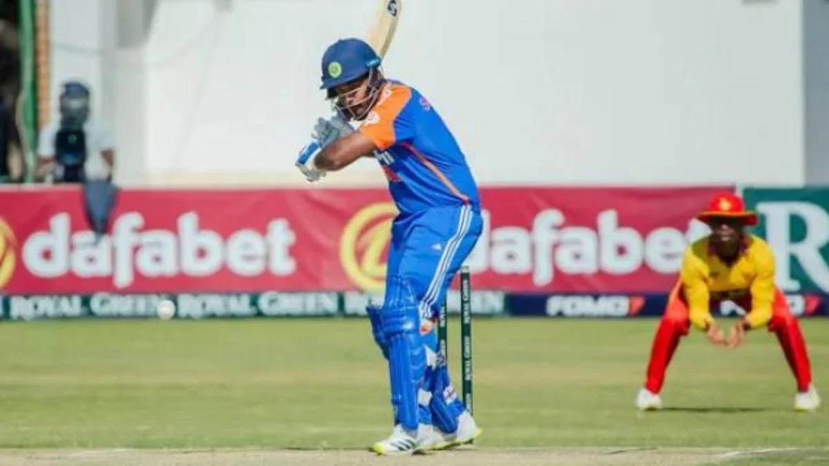 India Vs Zimbabwe T20 Series: संजू सैमसन ने बनाया खास रिकॉर्ड, 110 मीटर लंबे छक्के के साथ पूरा किया तिहरा शतक