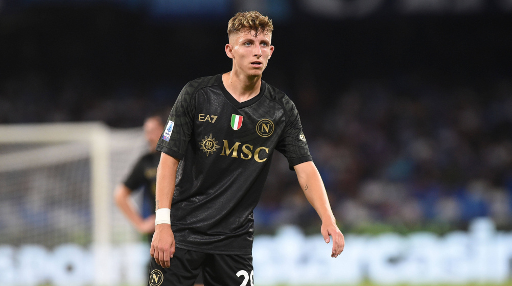 Everton Signed Napoli Midfielder Jesper Lindstrom on Loan For Premier Leauge 2024-25