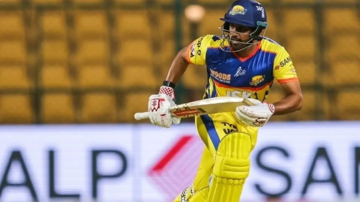 Karun Nair: करुण नायर के तूफान में उड़ गई मैंगलोर की टीम, मात्र इतने गेंदों में ठोक दिया शतक