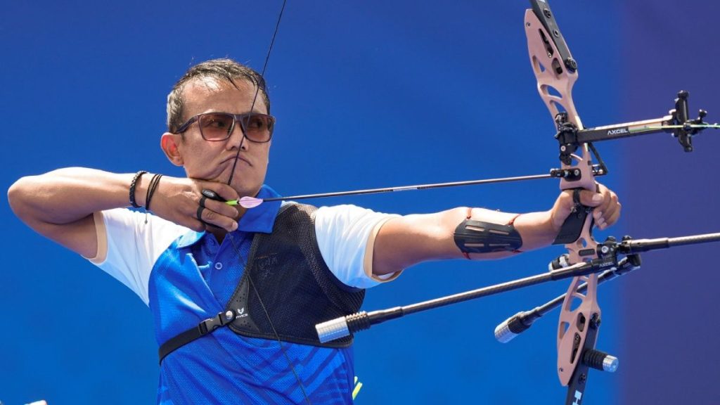 Paris Olympics 2024: भारतीय तीरंदाज तरुणदीप रॉय का पुरुष एकल तीरंदाजी में सफर हुआ समाप्त, टॉम हॉल ने 6-4 से हराया