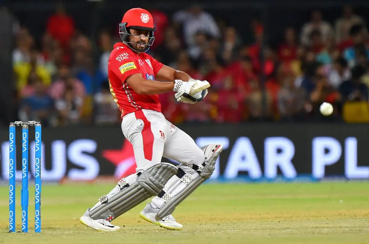 Karun Nair: करुण नायर के तूफान में उड़ गई मैंगलोर की टीम, मात्र इतने गेंदों में ठोक दिया शतक