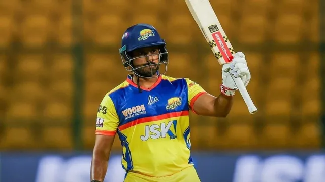 Karun Nair: करुण नायर के तूफान में उड़ गई मैंगलोर की टीम, मात्र इतने गेंदों में ठोक दिया शतक