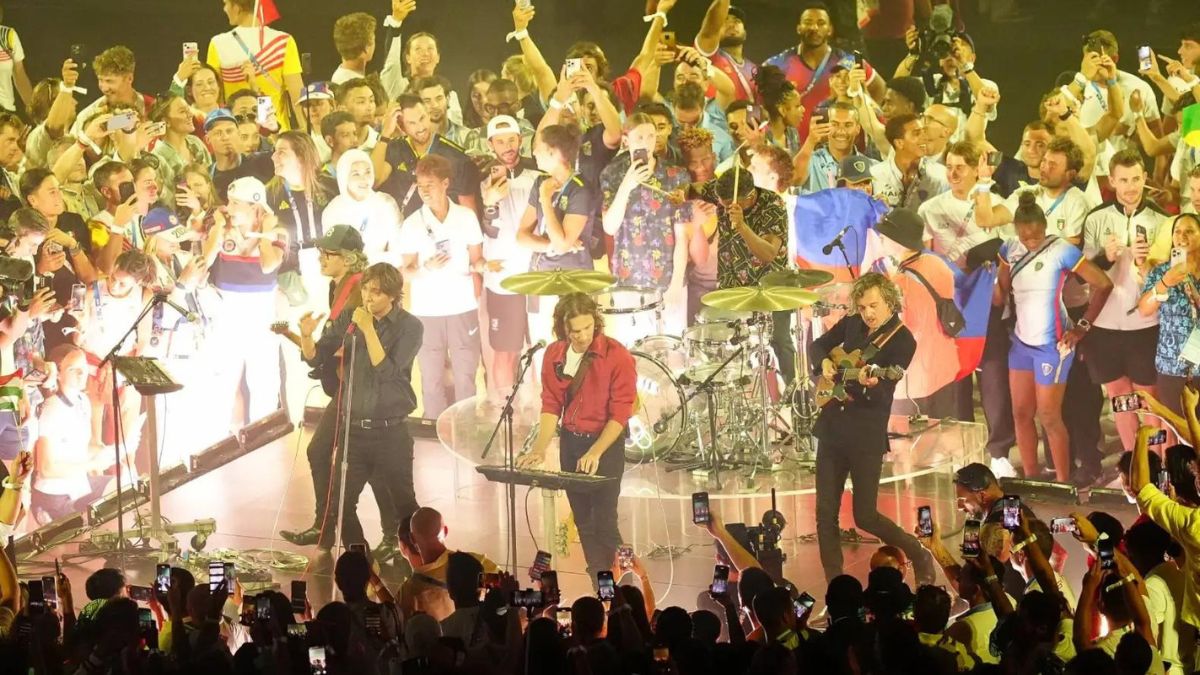 peris olympic closing ceremony