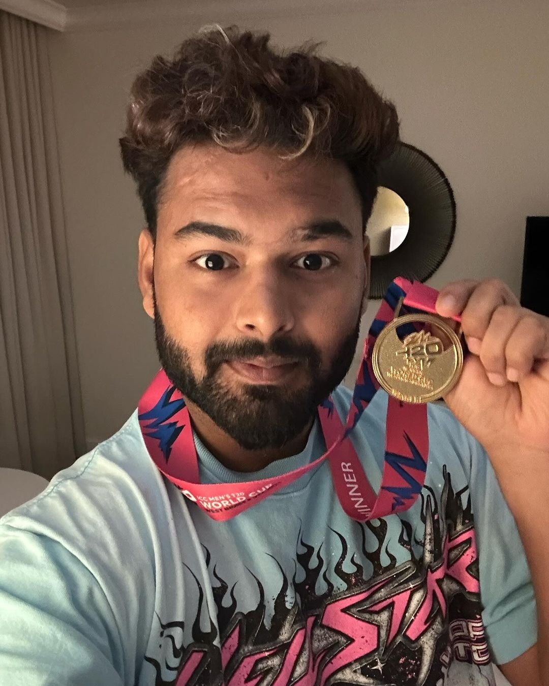 Rishabh Pant will give one lakh rupees to a lucky winner if Neeraj Chopra wins gold medal in Paris Olympics 2024