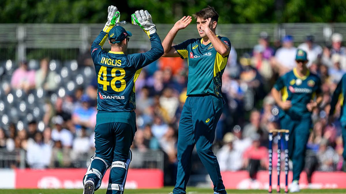 Australia defeated England