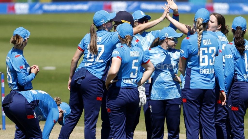 ENG-W vs IRE-W: इंग्लैंड की महिला क्रिकेट टीम ने आयरलैंड की महिला क्रिकेट टीम को 45 रन पर किया ढेर, दर्ज की वनडे की सबसे बड़ी जीत ENG-W vs IRE-W: इंग्लैंड की महिला क्रिकेट टीम ने आयरलैंड की महिला क्रिकेट टीम को 45 रन पर किया ढेर, दर्ज की वनडे की सबसे बड़ी जीत