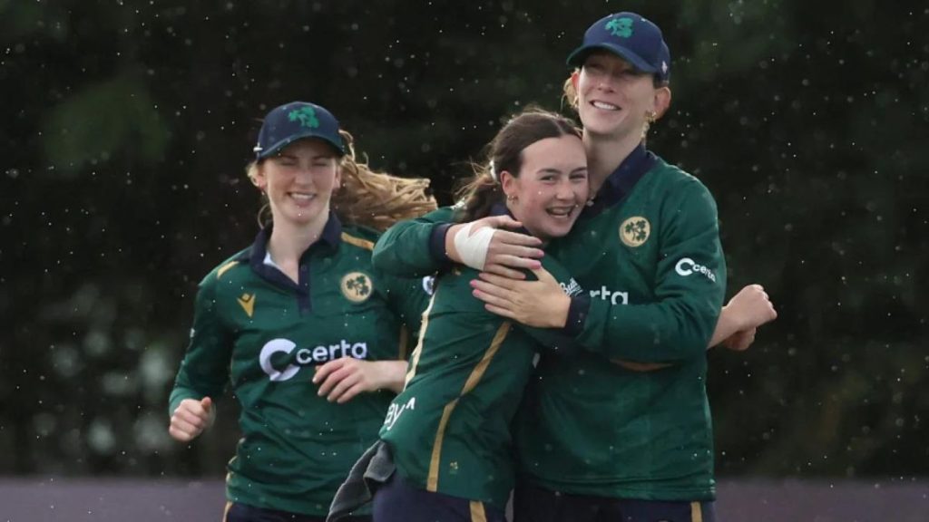 ENG W Vs IRE W: आयरलैंड की महिला टीम ने किया बड़ा उलटफेर, तीसरे वनडे में इंग्लैंड को 3 विकेट से दी करारी शिकस्त