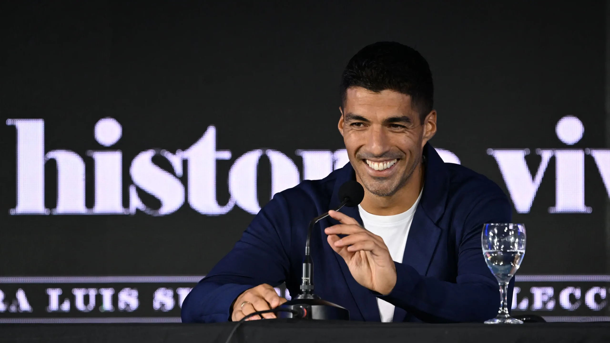 Uruguay Star Luis Suarez Announces Retirement From International Football