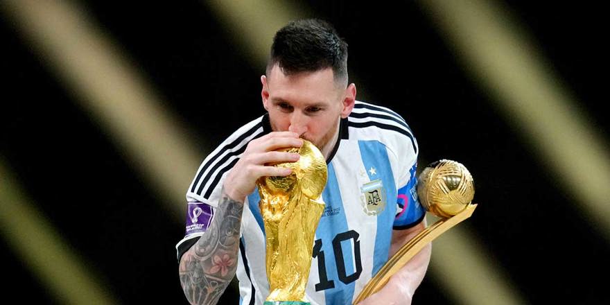 Messi With FIFA World Cup 2022 Trophy | List of All Titles Won by Lionel Messi