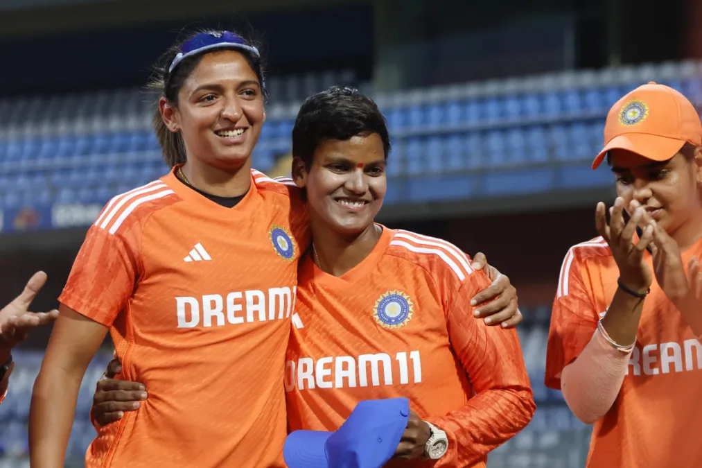 Harmanpreet Kaur & Deepti Sharma (India Women vs New Zealand Women, Women T20 World Cup 2024)