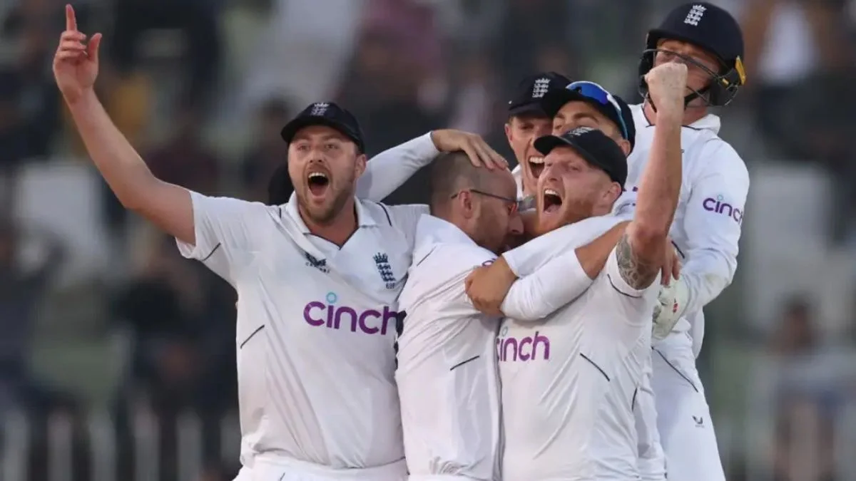 PAK VS ENG: पाकिस्तान पर फिर मंडराया हार का खतरा, इंग्लैंड को जीत के लिए चाहिए सिर्फ इतने रन Pakistan and England test match