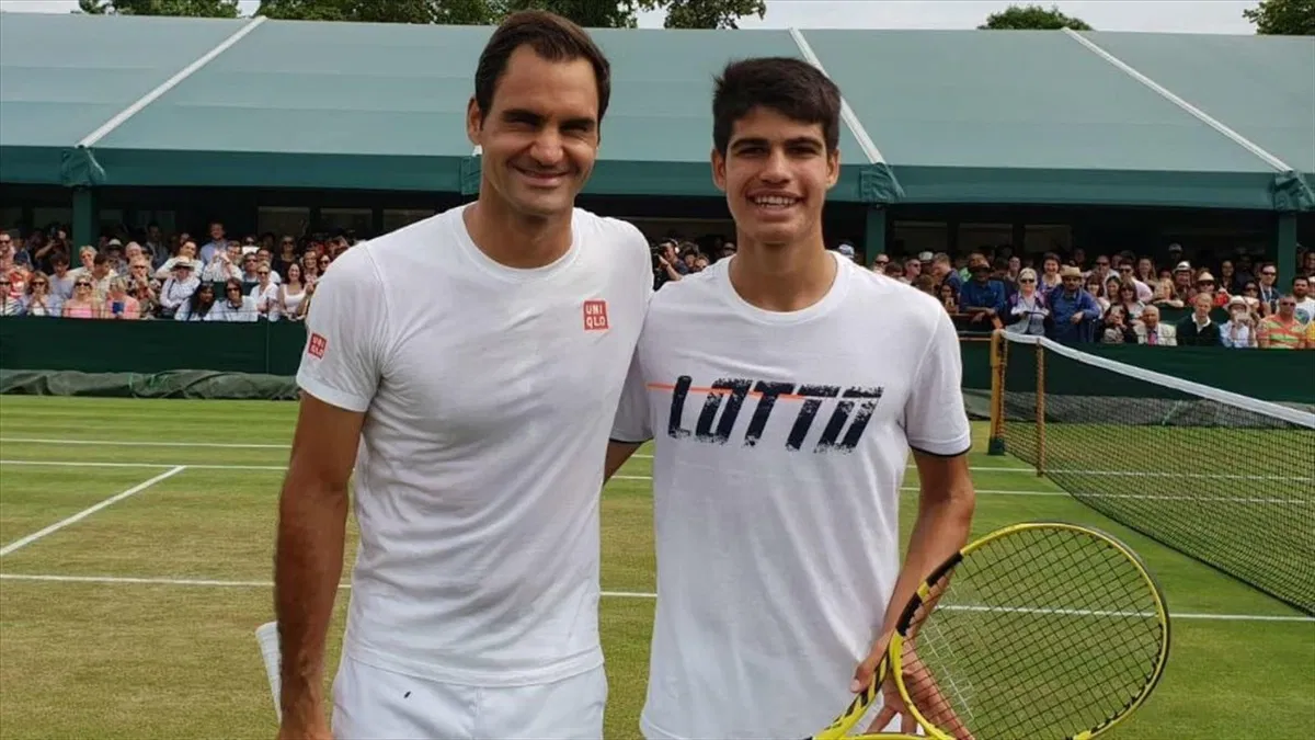 Roger Federer Backs Up His Promise To Apologise To Carlos Alcaraz