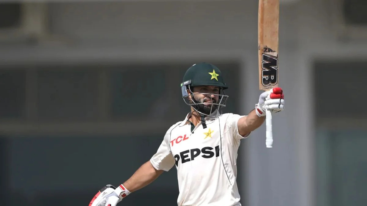 Kamran Ghulam: जिम्बाब्वे के खिलाफ तीसरे वनडे में कामरान गुलाम ने जड़ा वनडे करियर का पहला शतक, जानिए उनके आंकड़े Kamran Ghulam