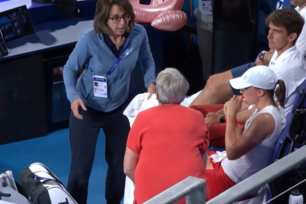 Iga Swiatek United Cup Injury