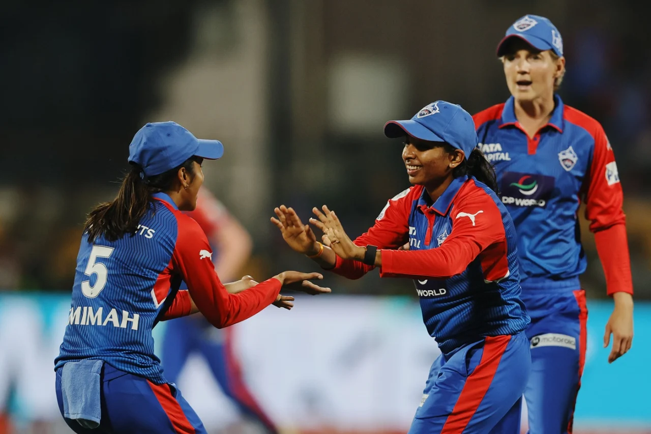 MIW vs DCW, Minnu Mani