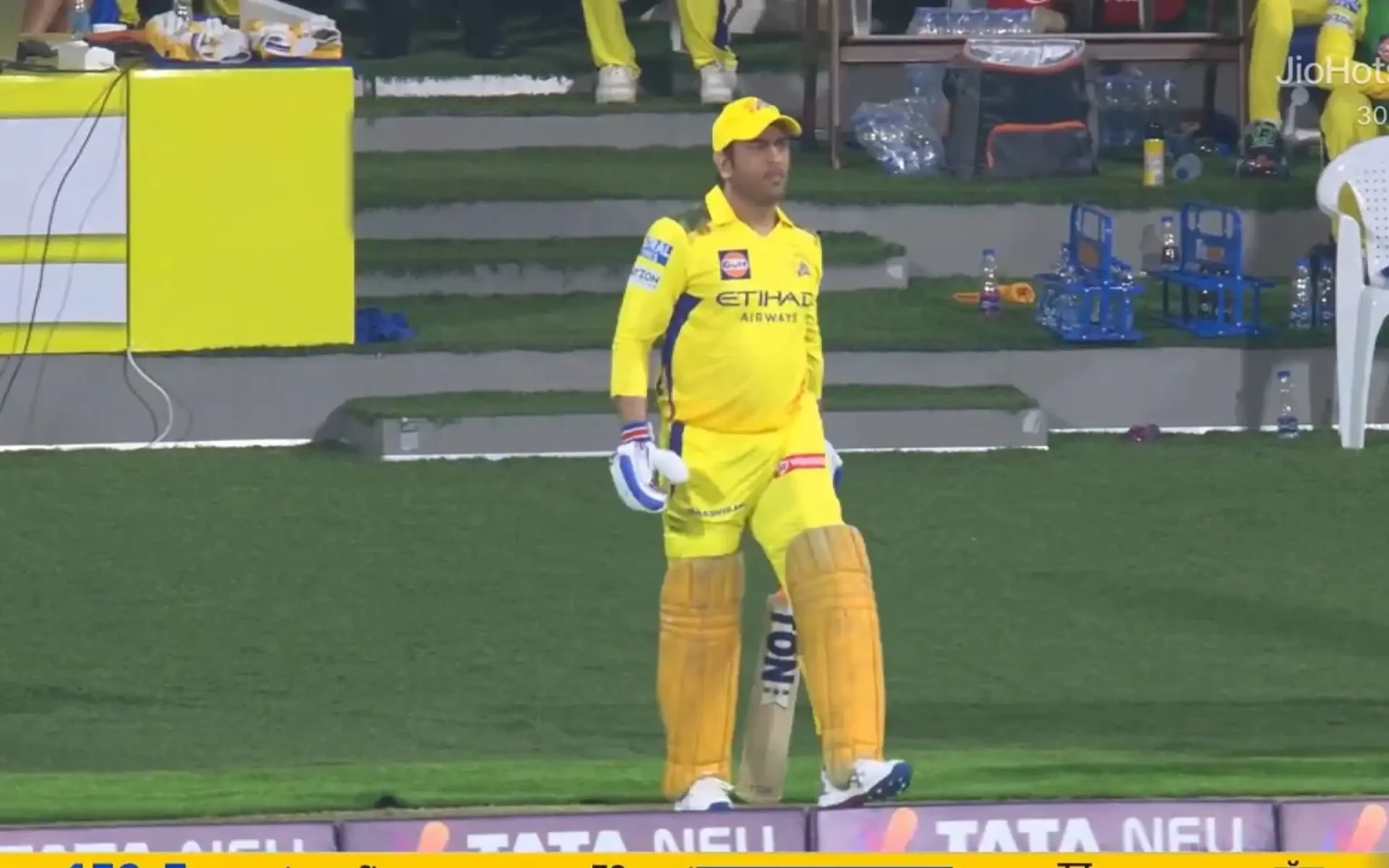 MS Dhoni Commands Unreal Craze As He Walks Out To Bat Against MI in IPL 2025 Opener