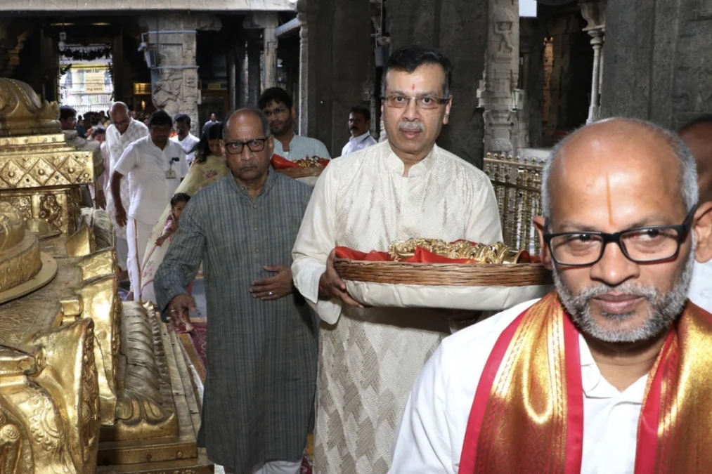 Sanjiv Goenka Donates 3.63 Crore Gold Ornaments at Tirupati Temple