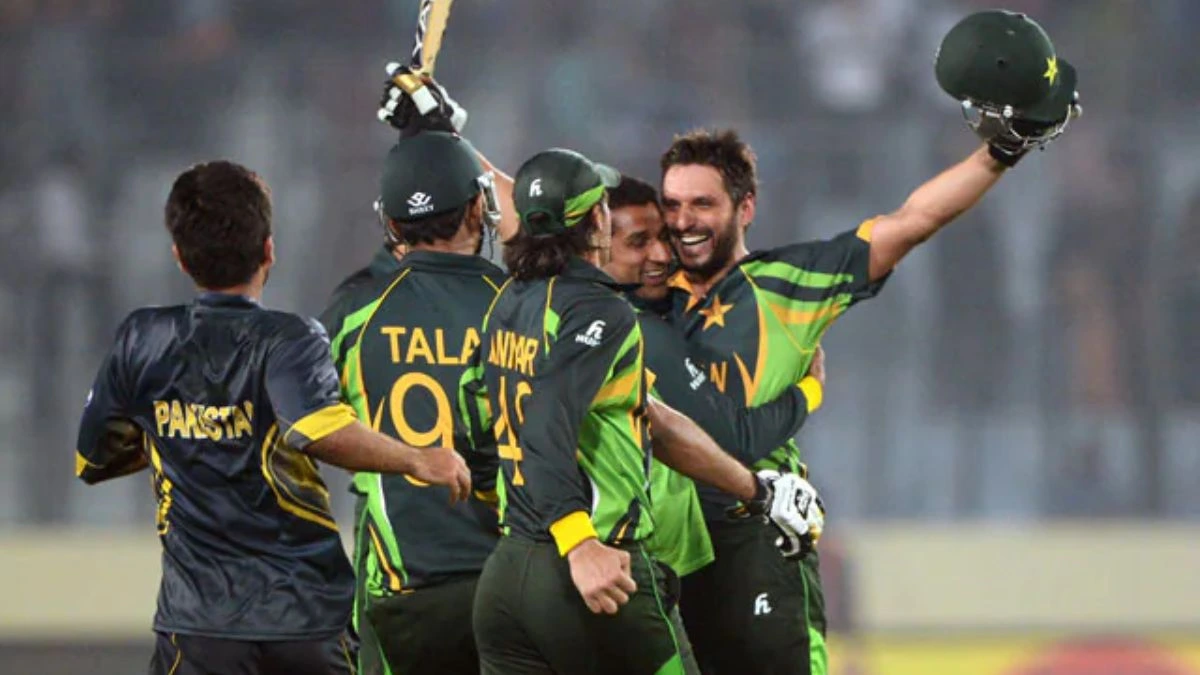 Afridi hit two sixes to Ashwin in the last over to help Pakistan win the Asia Cup
