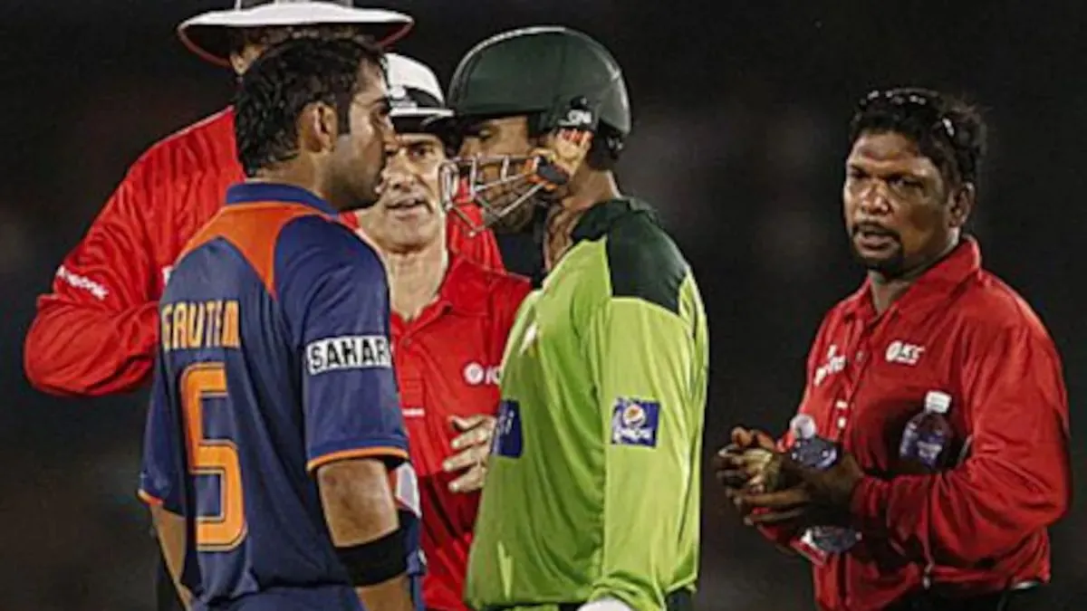 जब ड्रिंक्स ब्रेक के दौरान भिड़े गंभीर-अकमल, खेल को बना दिया जंग का मैदान Gautam Gambhir And Kamran Akmal Fight In Asia Cup