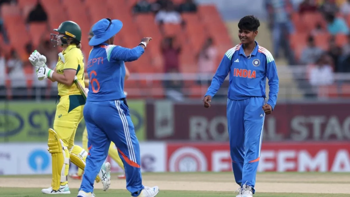 IND va AUS: भारतीय महिला क्रिकेट टीम ने रचा इतिहास, ऑस्ट्रेलिया को वनडे में दी सबसे बड़ी हार Kranti Goud
