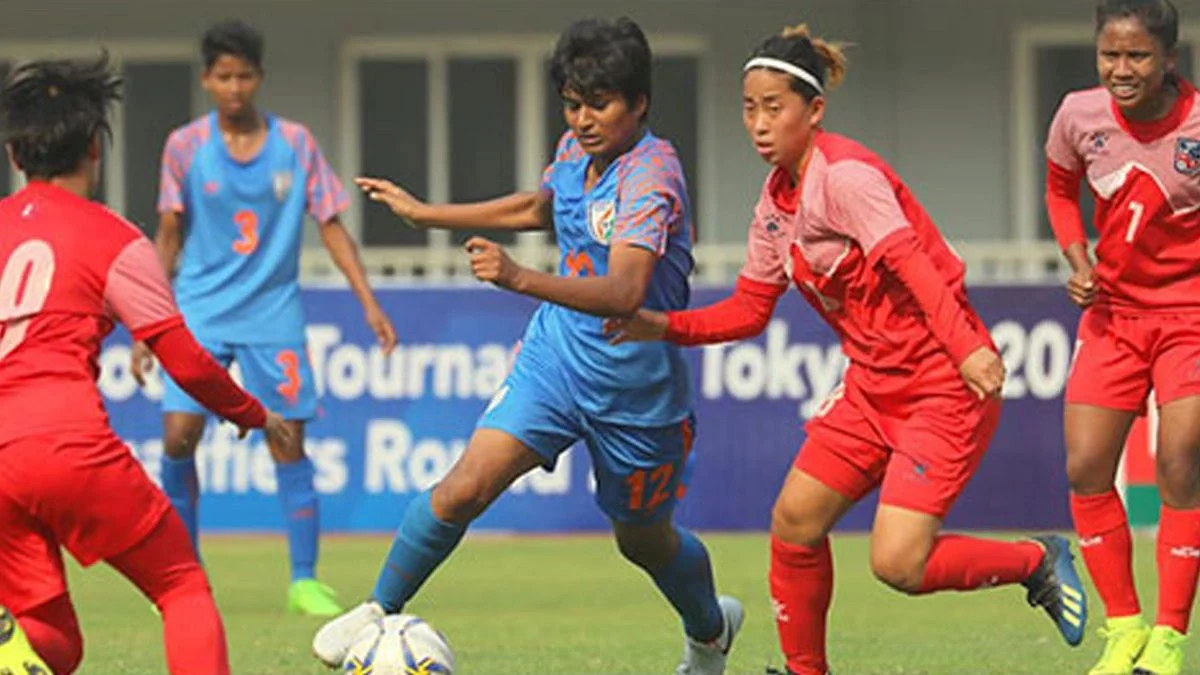 Football: भारतीय सीनियर महिला फुटबॉल टीम को नेपाल ने 2-1 से हराया, सबित्रा भंडारी ने दागे दो गोल Nepal defeats India