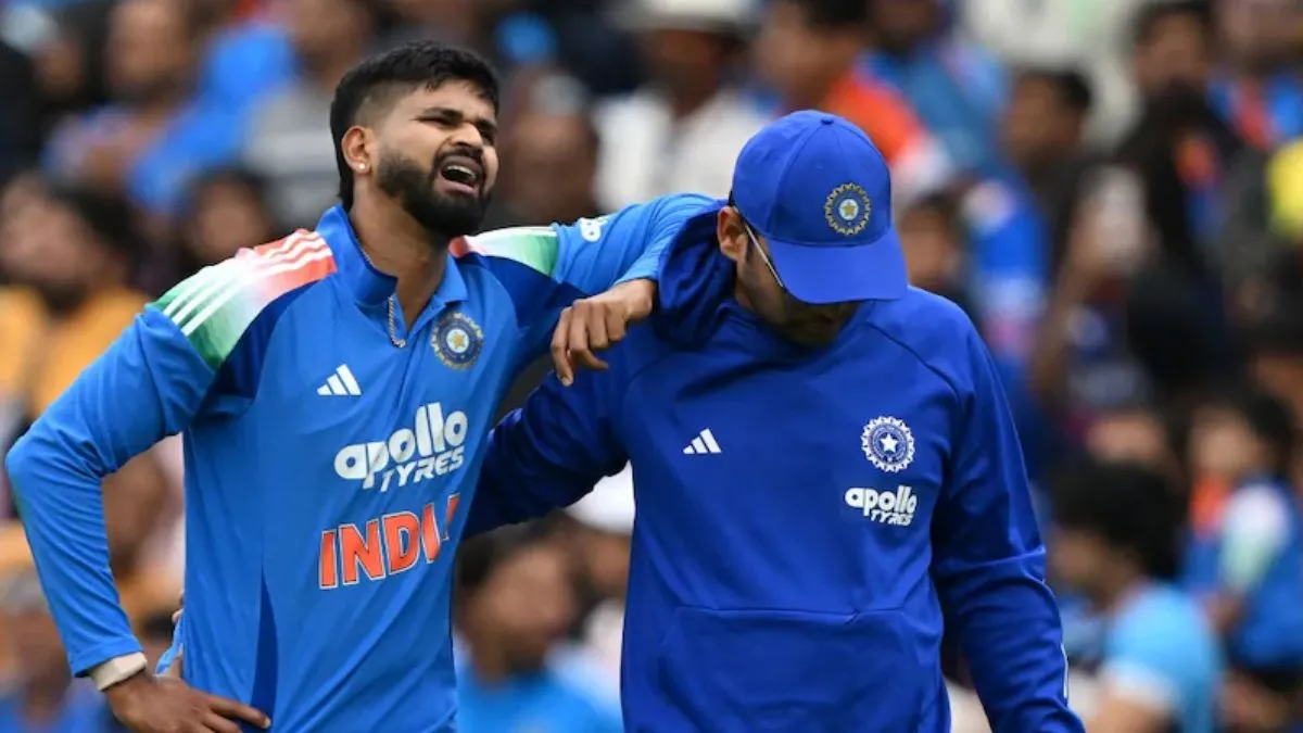 पसलियों में गंभीर चोट के चलते आईसीयू में भर्ती श्रेयस अय्यर, जानें कैसी हैं हालत? Shreyas Iyer Admits In ICU After Taking Catch Of Alex Carey