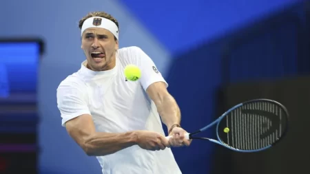 Australian Open में ज्वेरेव की संघर्षपूर्ण जीत, महिलाओं में पाओलिनी और स्वितोलिना आगे बढ़ीं Alexander Zverev