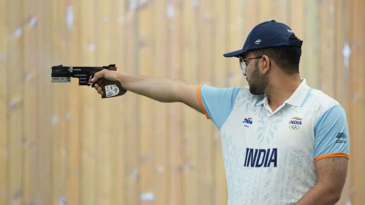 Shooting Championships: विश्व निशानेबाजी चैंपियनशिप 2025 में चमके अनीश भानवाला, जीता रजत पदक Anish Bhanwala