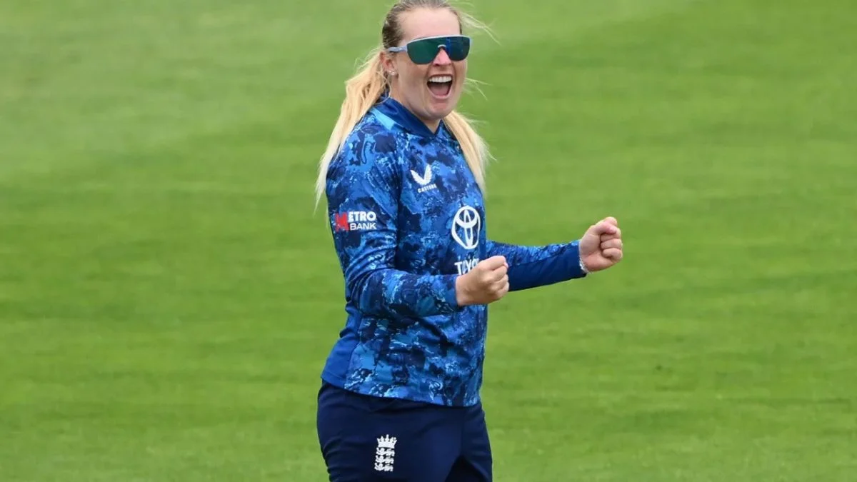 Women's ODI World Cup 2025: जानिए महिला वनडे विश्व कप 2025 में किन गेंदबाजों ने लिए सर्वाधिक विकेट Sophie Ecclestone