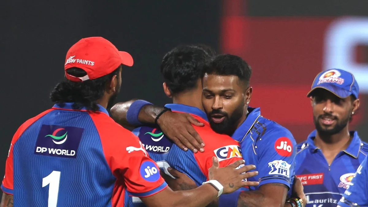 MI vs DC हेड टू हेड रिकॉर्ड, जानिए IPL में किस टीम का पलड़ा भारी MI vs DC head to head record in IPL showing Mumbai Indians vs Delhi Capitals match action