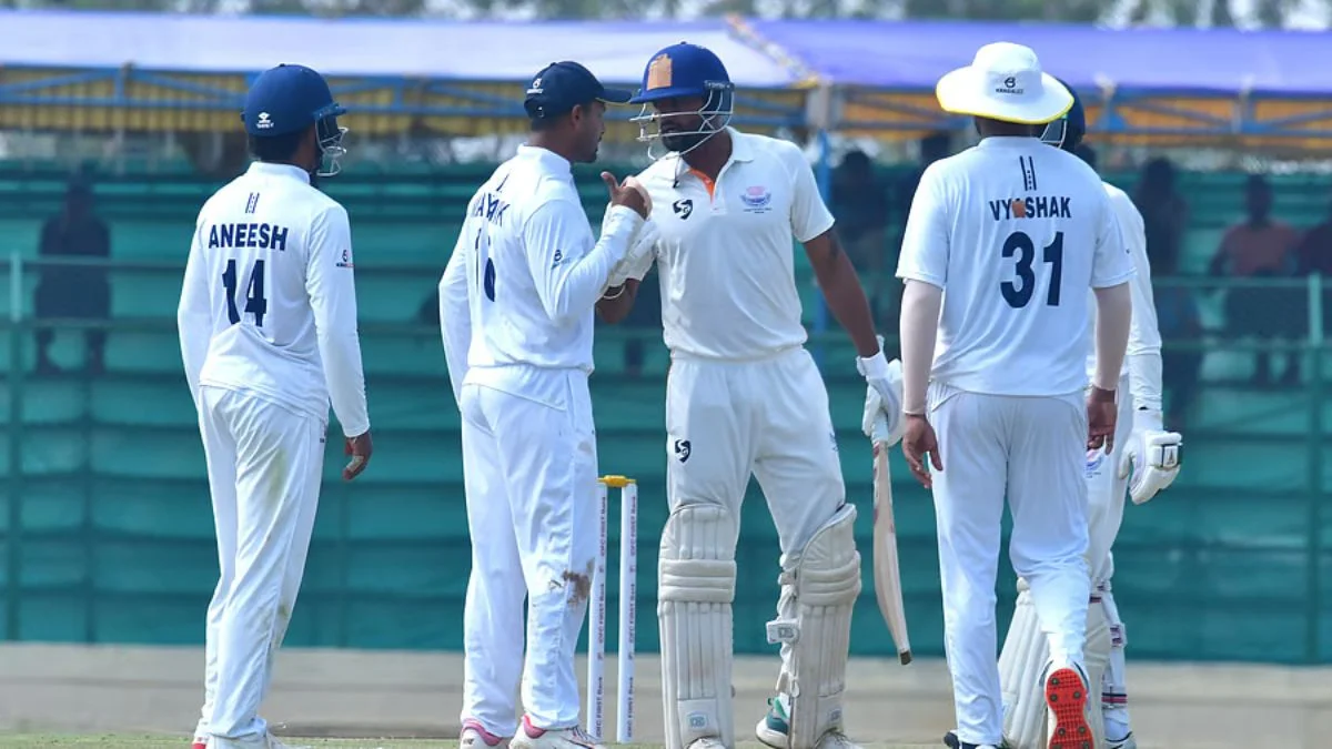 Ranji Trophy 2025-26: रणजी ट्रॉफी का फाइनल मैच हुआ ड्रॉ, तो यह टीम बन जाएगी चैंपियन, आइए जानें क्या है BCCI का नियम Paras Dogra