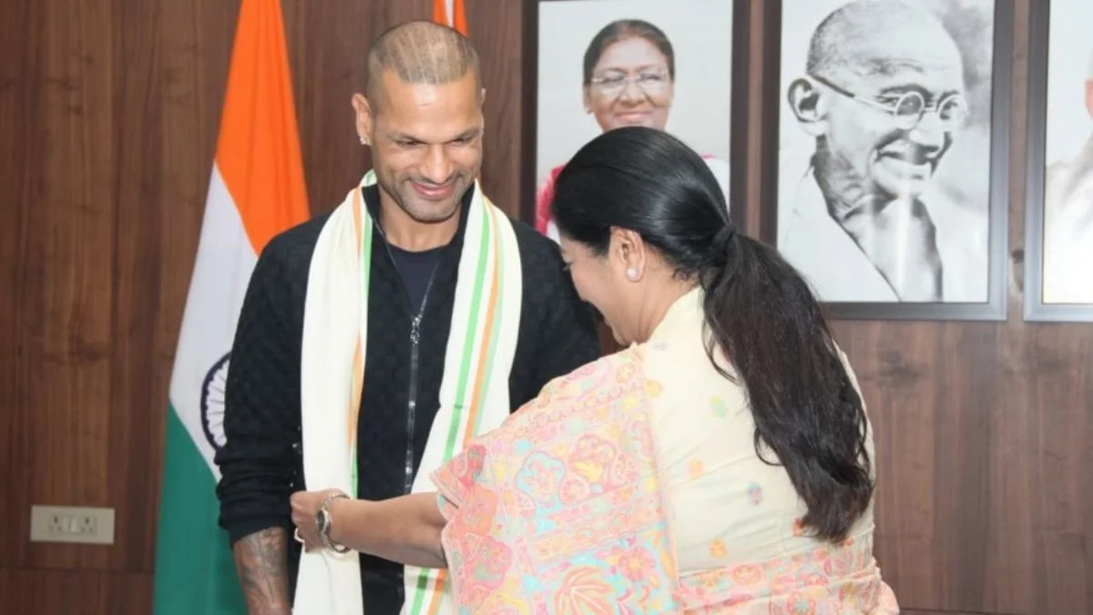Shikhar Dhawan and Delhi CM rekha gupta 