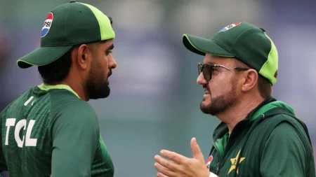 “पावरप्ले में फिट नहीं बैठते बाबर आजम”, PAK vs NZ मुकाबले से पहले हेड कोच माइक हेसन का बड़ा बयान Babar Azam batting during T20 World Cup 2026 as coach Mike Hesson comments on Babar Azam PowerPlay role