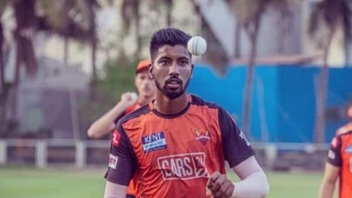 IPL 2026: KKR को लगा झटका, आकाश दीप हुए बाहर, सौरभ दुबे बने रिप्लेसमेंट IPL 2026: KKR को लगा झटका, आकाश दीप हुए बाहर, सौरभ दुबे बने रिप्लेसमेंट