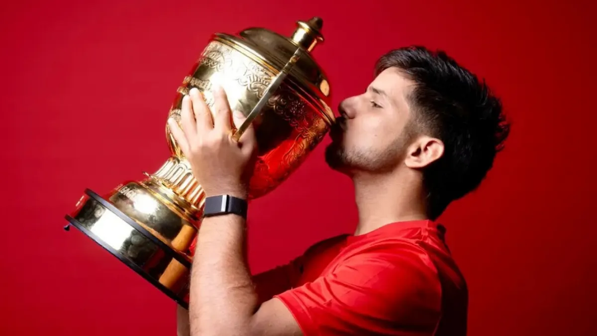 Rasikh Salam Dar Biography: रसिख सलाम डार कौन हैं? उम्र, करियर, आँकड़े और IPL की पूरी कहानी Rasikh Salam Dar Royal Challengers Bengaluru