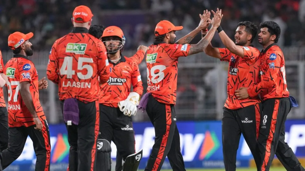 SRH vs RCB: सनराइजर्स हैदराबाद ने बेंगलुरु को 55 रनों से दी मात, टॉप 2 में नहीं बना पाई जगह Sunrisers Hyderabad vs Royal Challengers Bengaluru Match Report